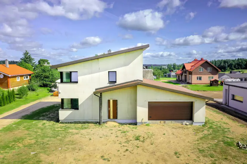 House with a garage