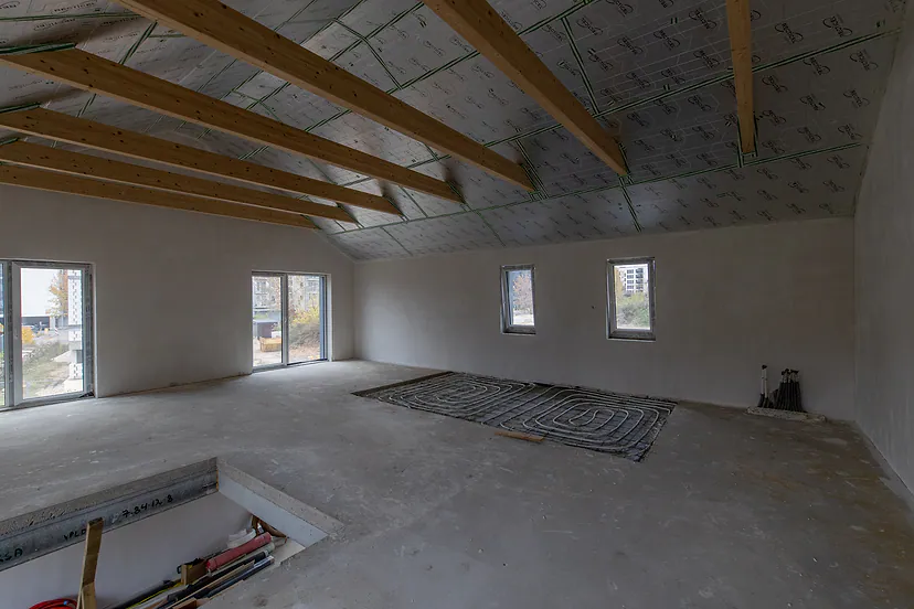 Attic floor with underfloor heating